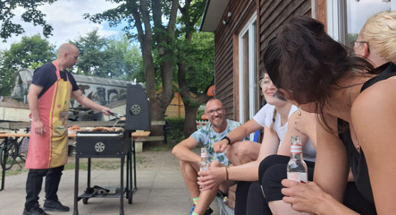 Nach der Anstrengung folgt die Stärkung durch frisch Gegrilltes